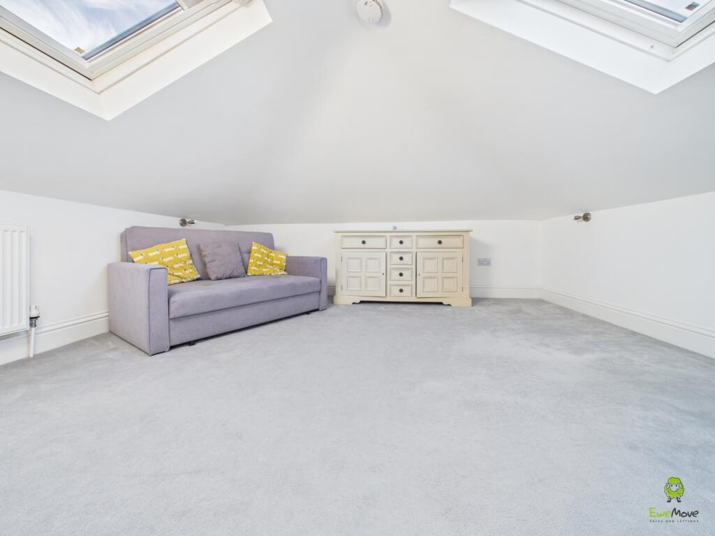 Presented by Nicoleta at EweMove Bexleyheath and D