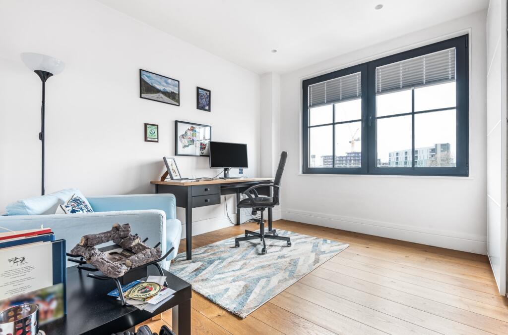 Bedroom/Office