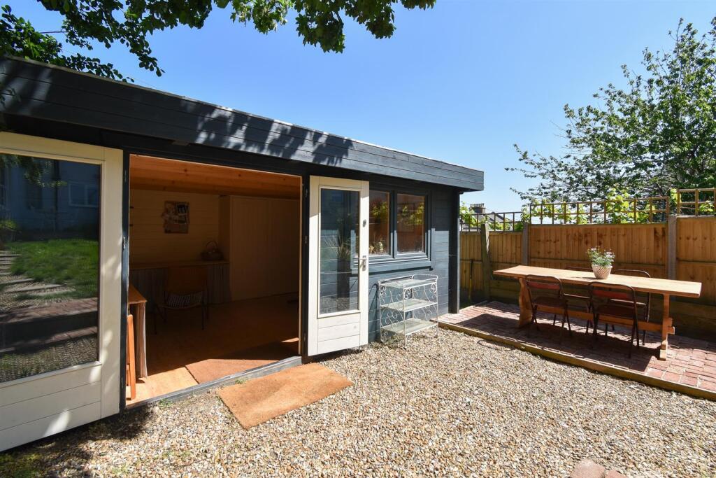 Garden studio