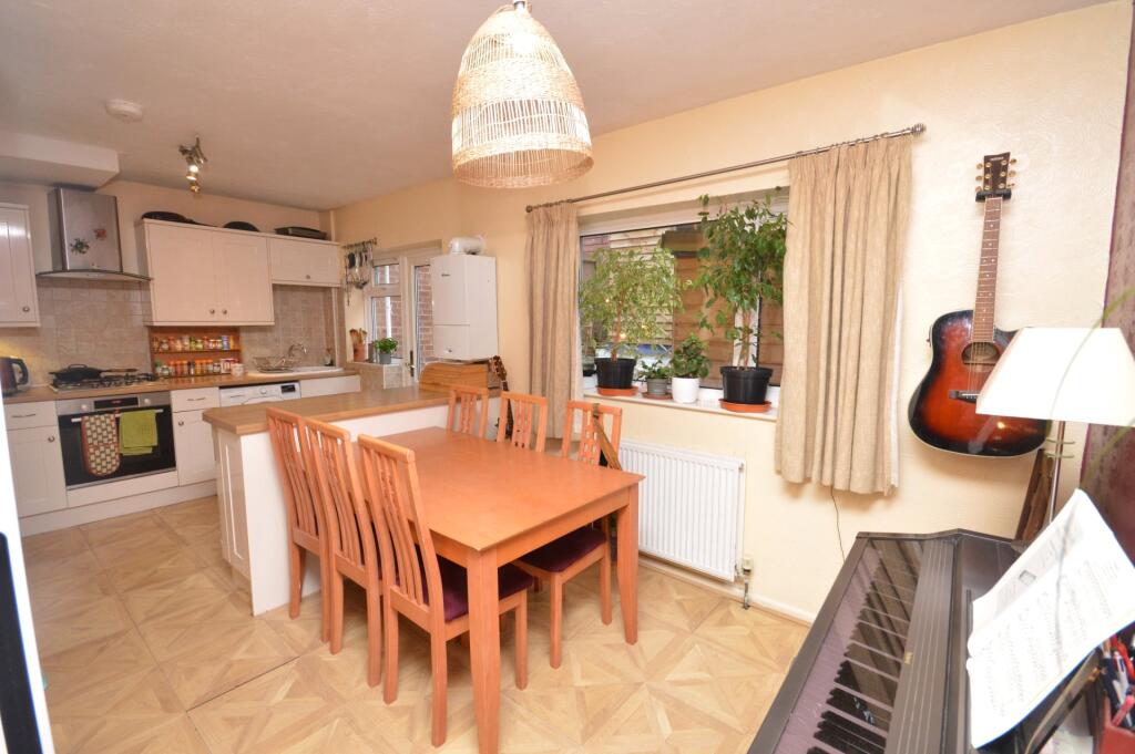 Kitchen/Dining Room