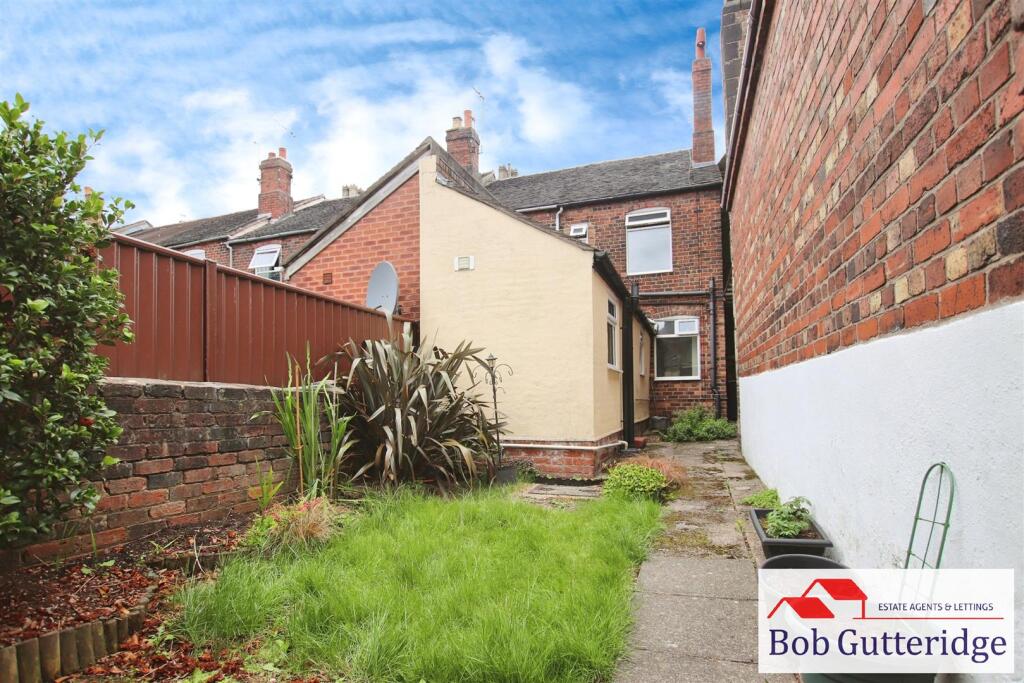 ENCLOSED REAR YARD