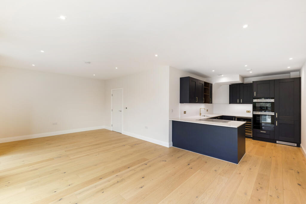 99053_Flat 5 Wrest House 27 Inglis Way  (6).jpg