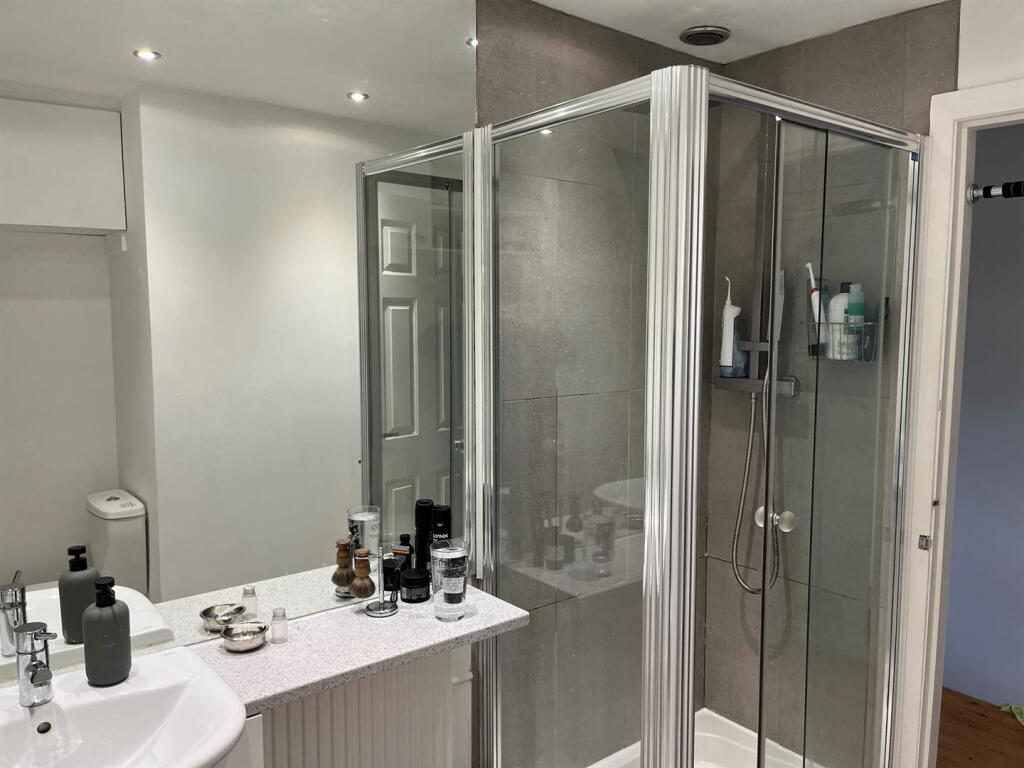 Flat Bathroom
