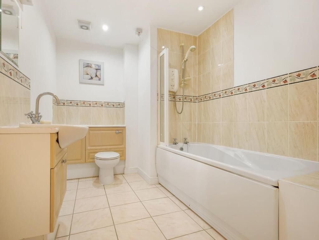 Azalea Court, Branksome Wood Road