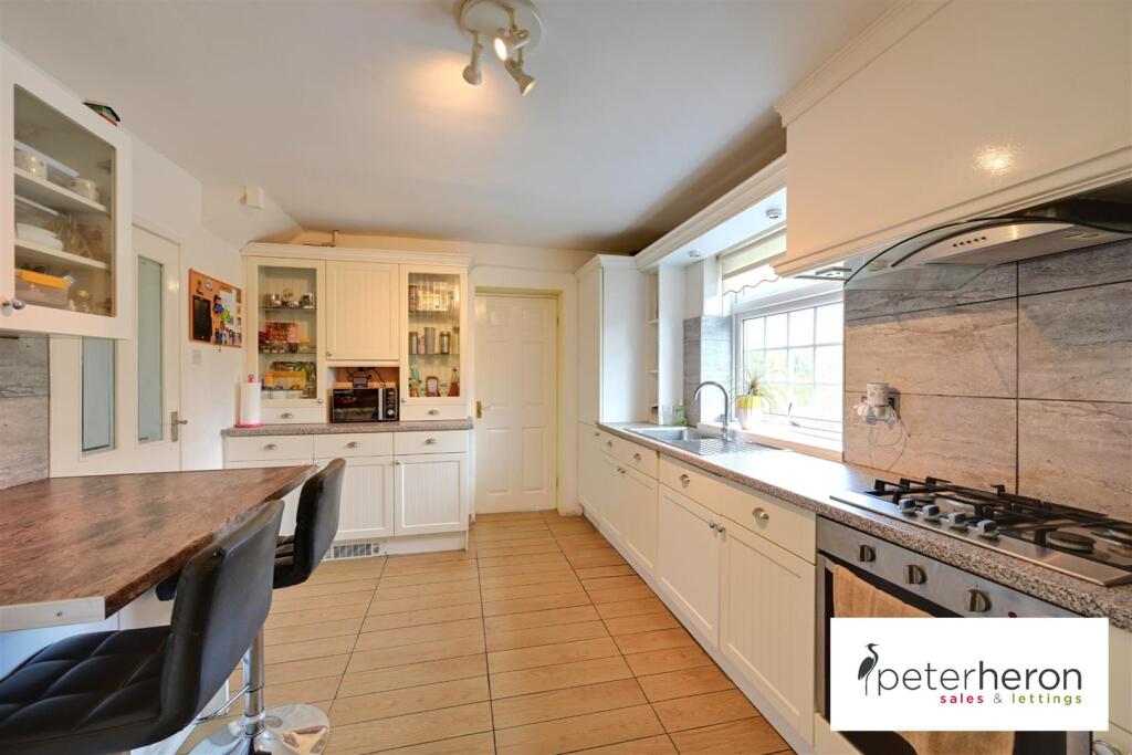 Breakfasting Kitchen