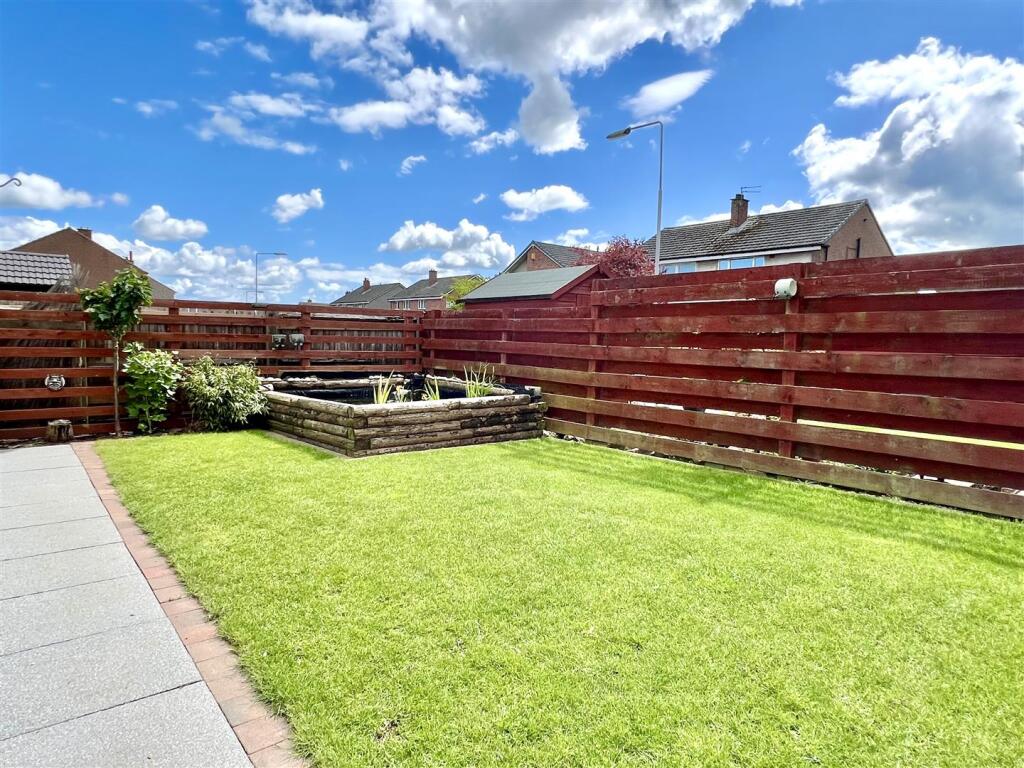 Katrine Drive, Crossford