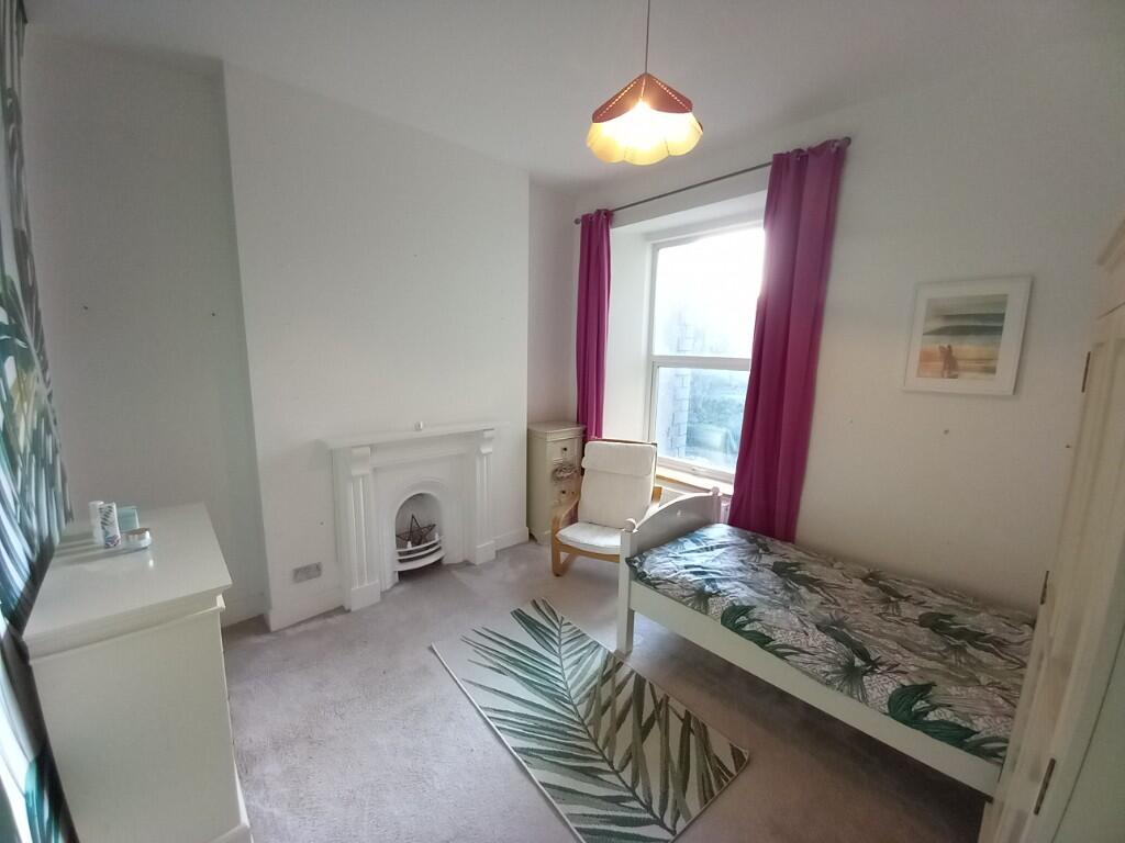 REAR BEDROOM 3