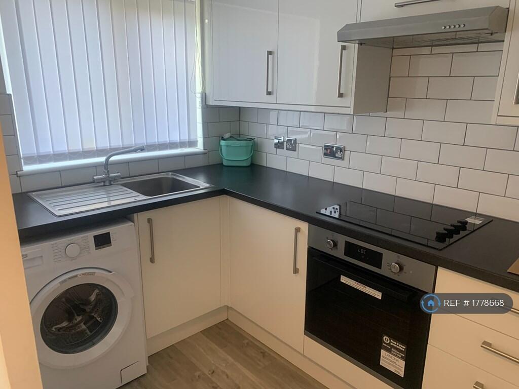 Fully Fitted Kitchen