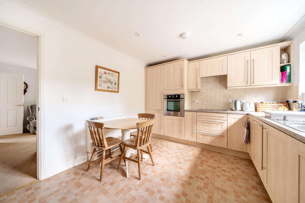 Kitchen / Breakfast Room