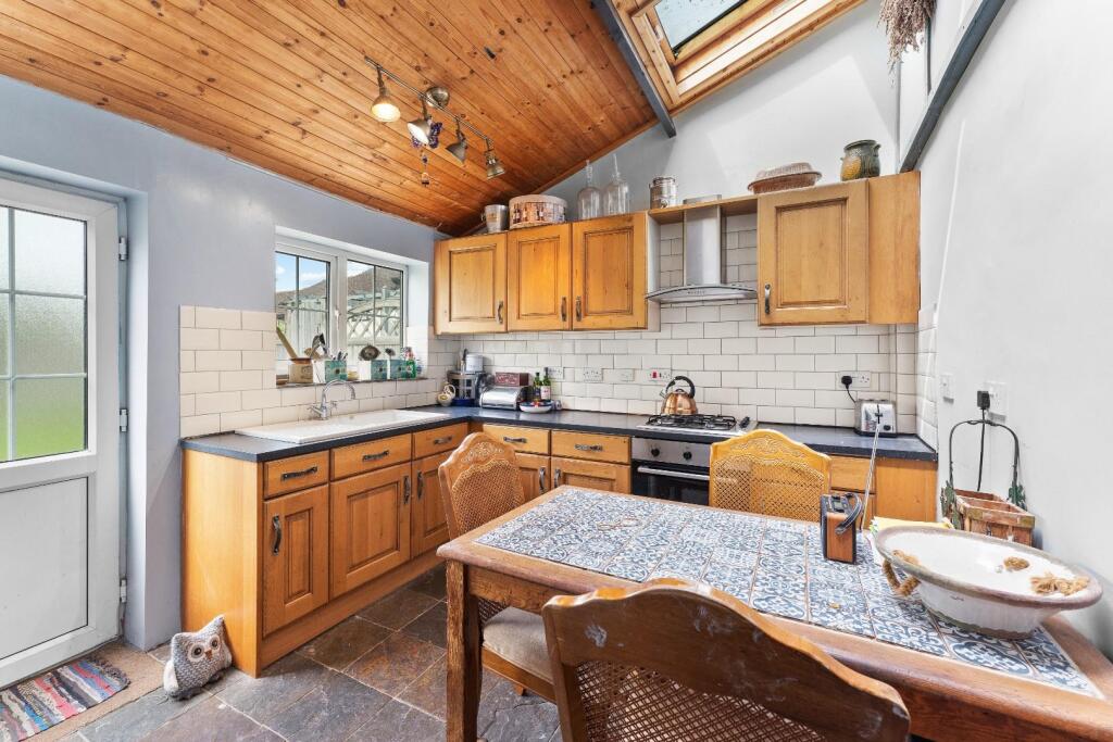 15 North End Road, Yatton, BS49 4AL 11.jpg