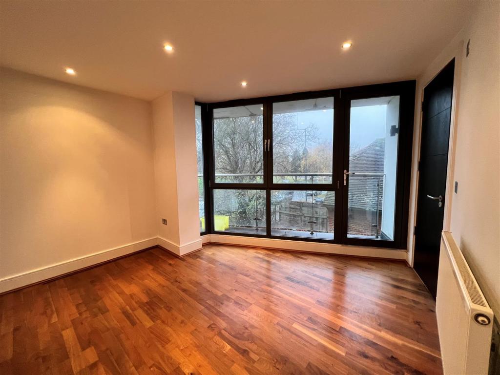 master bedroom 1.jpg