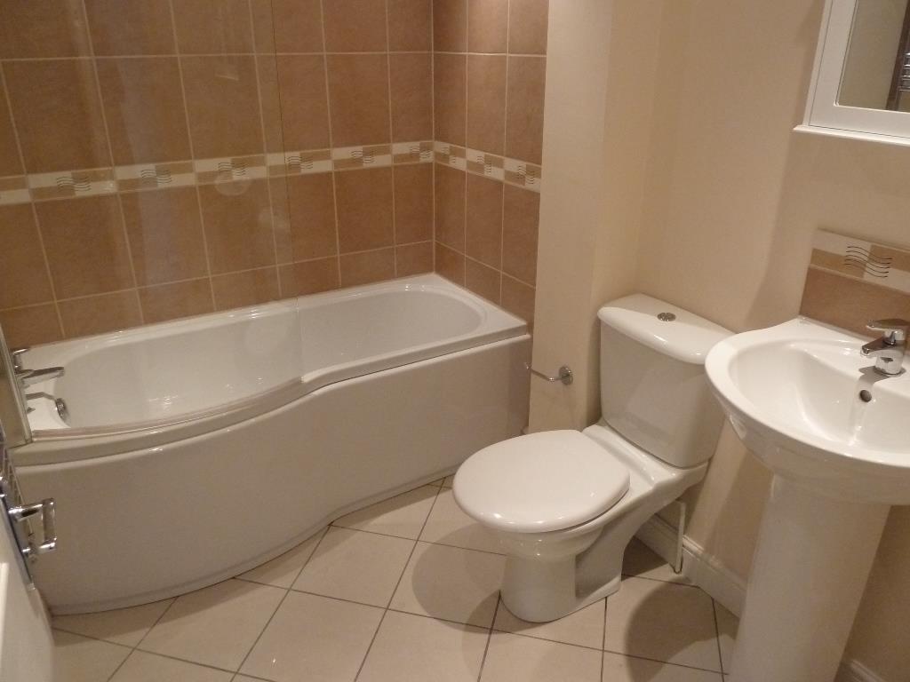 Garden Lane - Bathroom.JPG