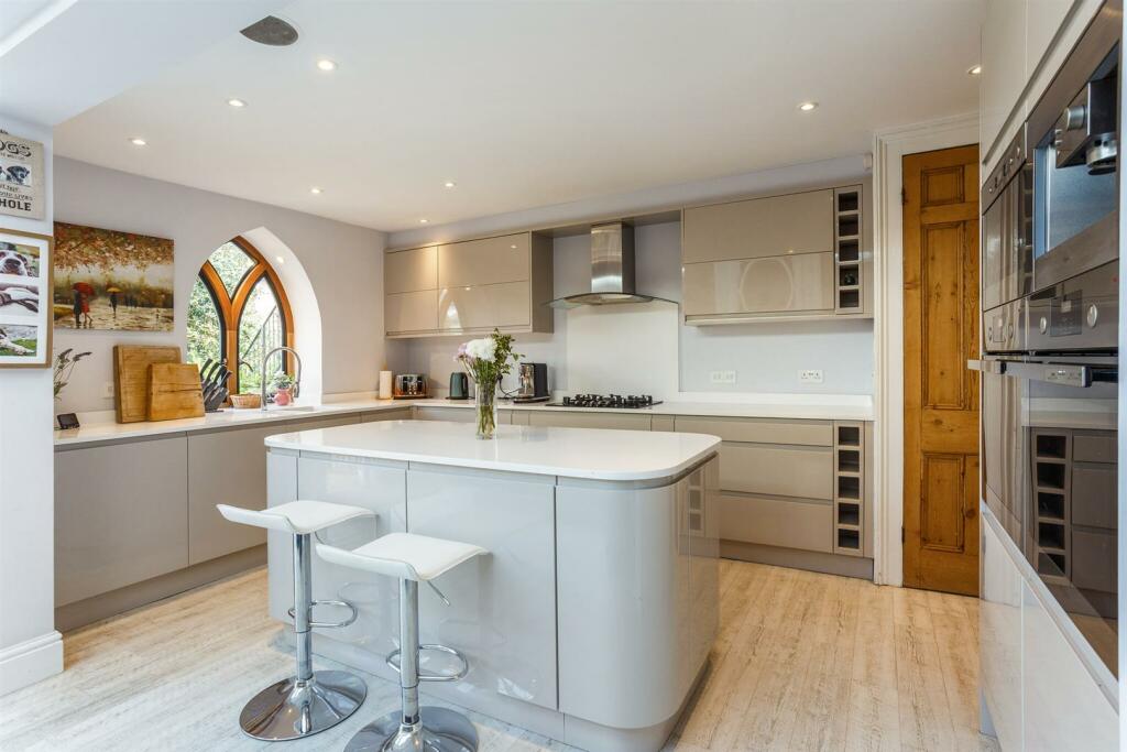 70904_Orwell Villa (8)_low.jpg