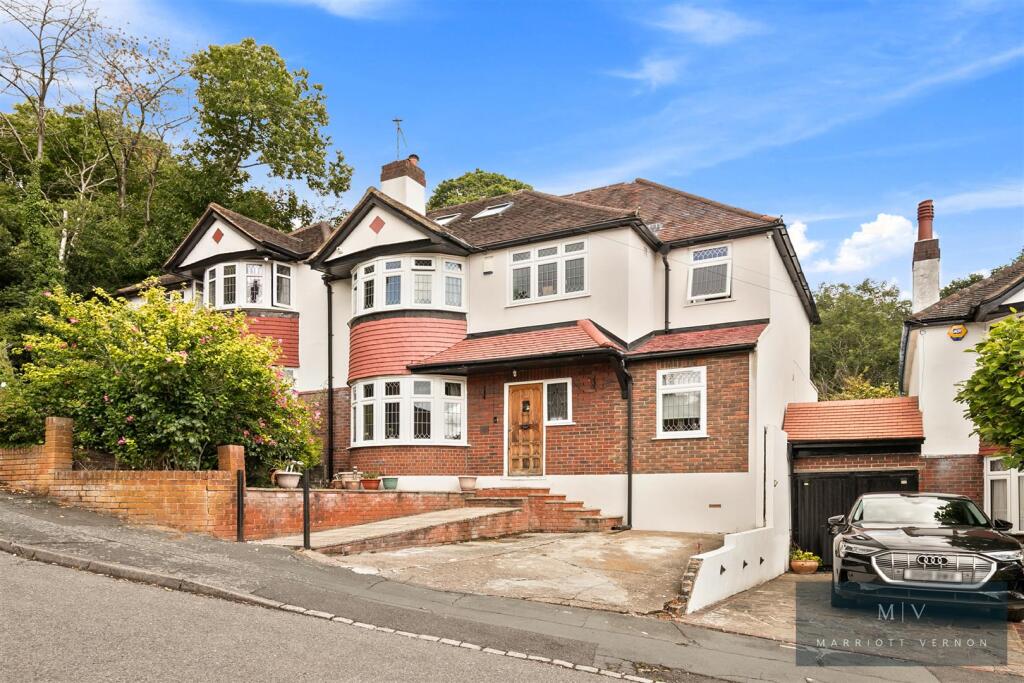 Ingham Road 27 MV-18.jpg