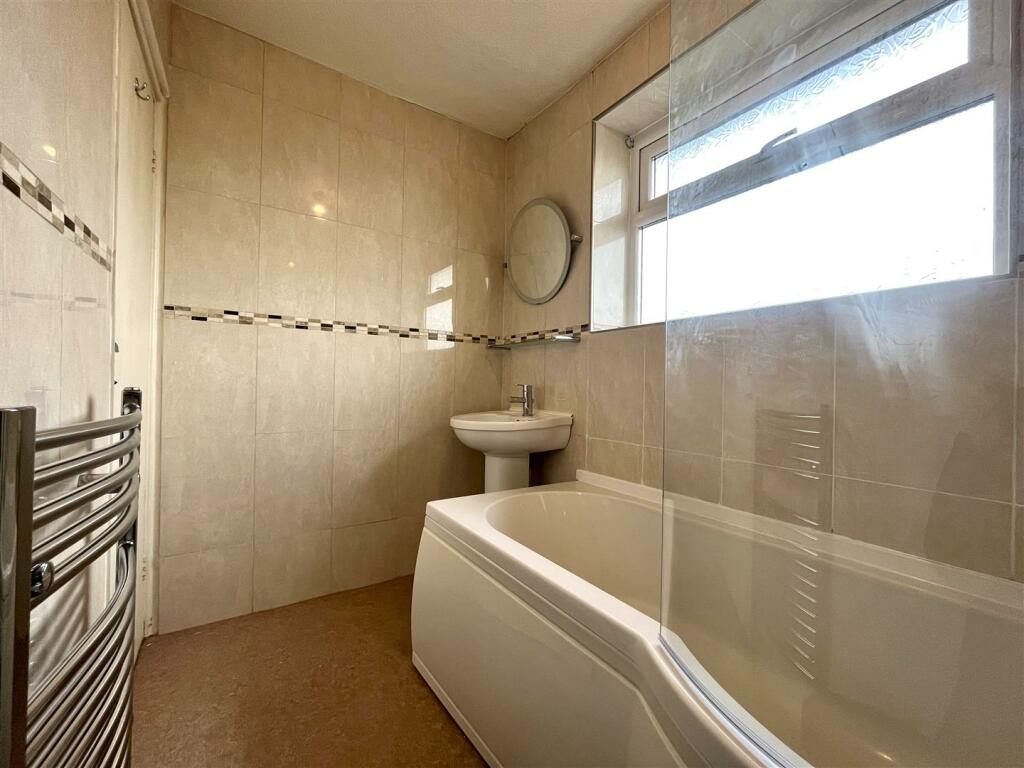Bathroom Aspect 2