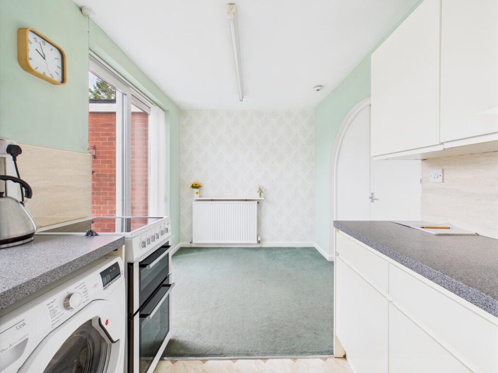 CAM03729G0-PR0065-STILL010