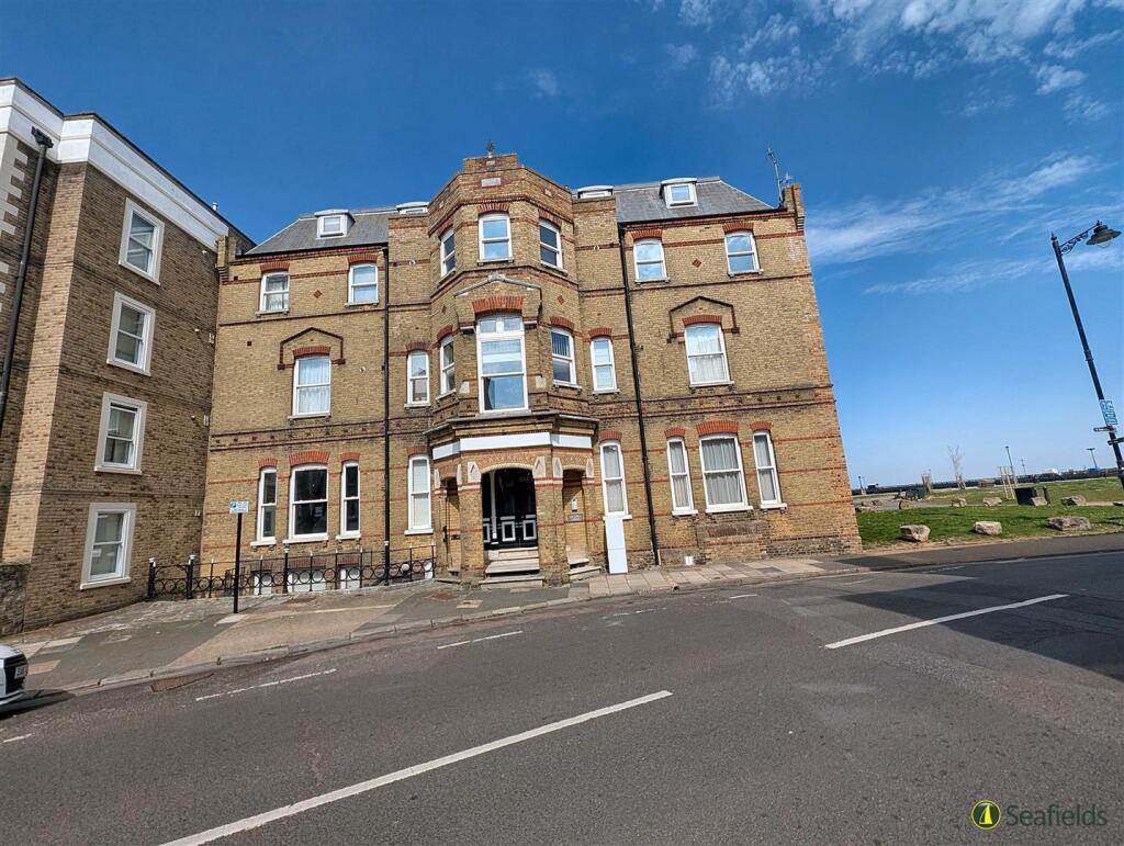 Victoria Lodge