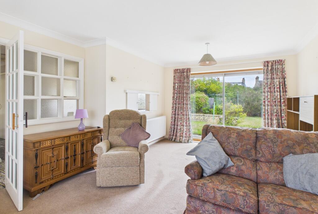 CAM02519G0-PR0334-STILL009