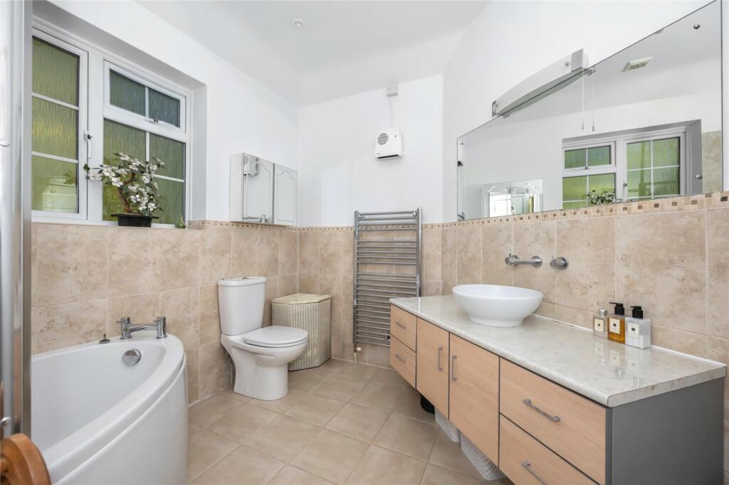 Bedroom One En Suite