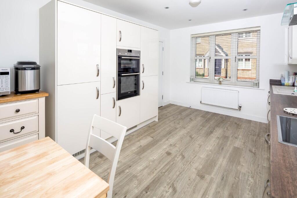 Kitchen-Family-Diner