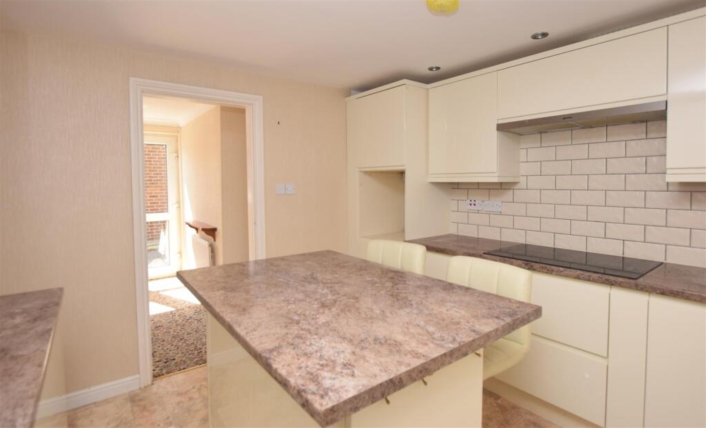 Kitchen V2.JPG
