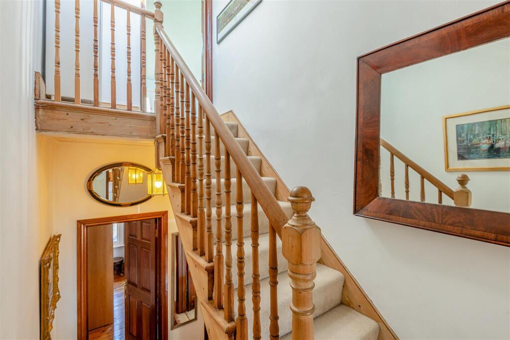 8633322-interior09.jpg