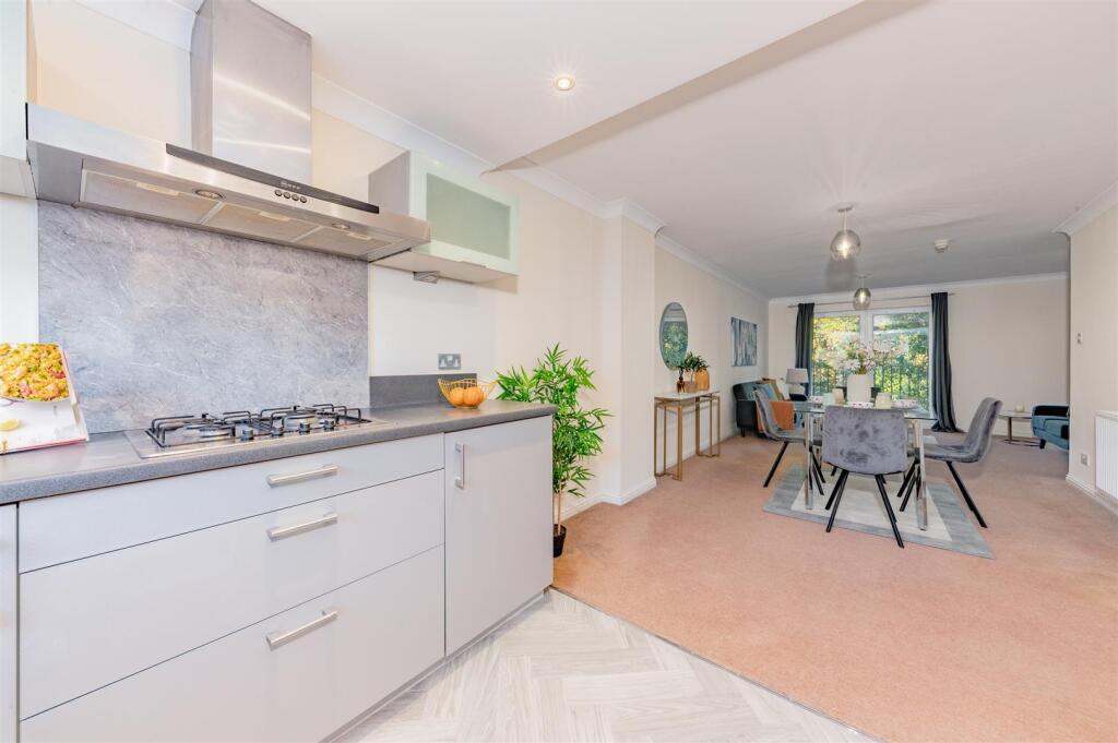 15 Dudhope Gardens Dundee-9.JPG