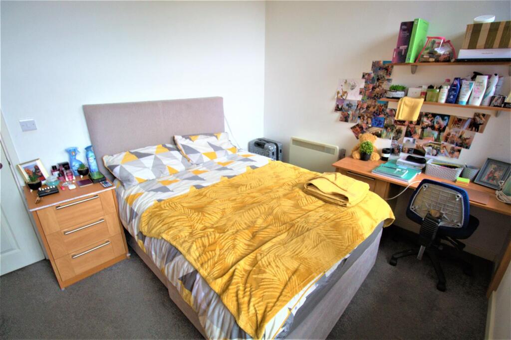 bedroom.jpg