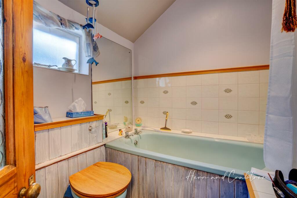 Dogfield Street, Cathays, HernCrabtree (10).jpg