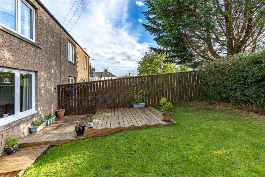 16 Eildon Terrace Outsides 09.JPG