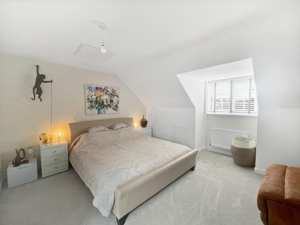 Master bedroom (2...