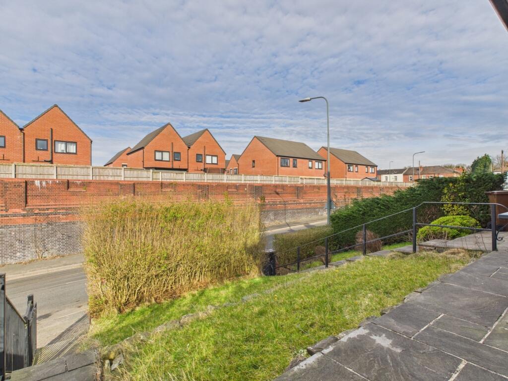 CAM04634G0-PR0025-STILL003