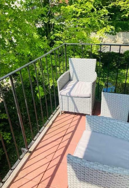 balcony.jpg