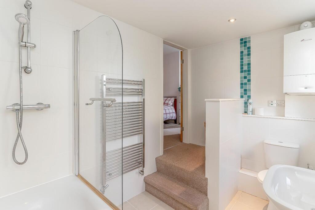 Bedroom Ensuite - C.jpg