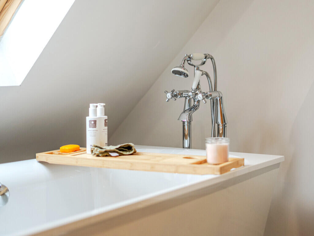 1371327-15-68f9f7...