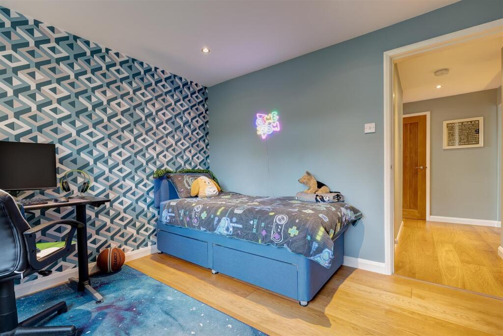 CV13 6BE 9GFL-016.jpg