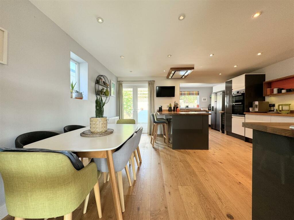 Kitchen Diner