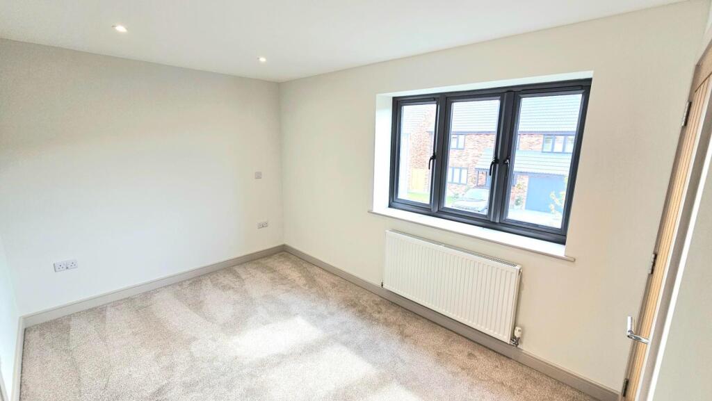 12 Magnum Plum Way bed 2.jpg