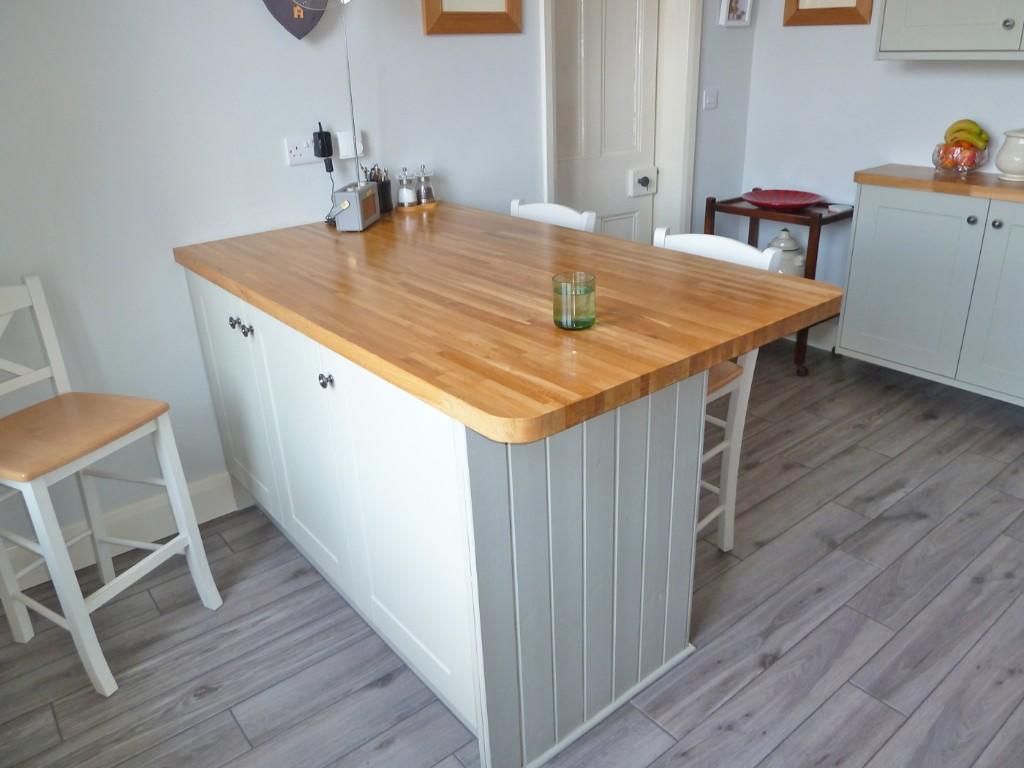 Breakfast bar