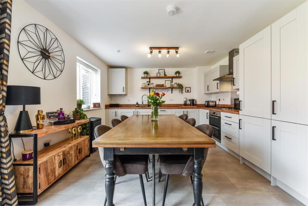 Kitchen/Breakfast/Dining