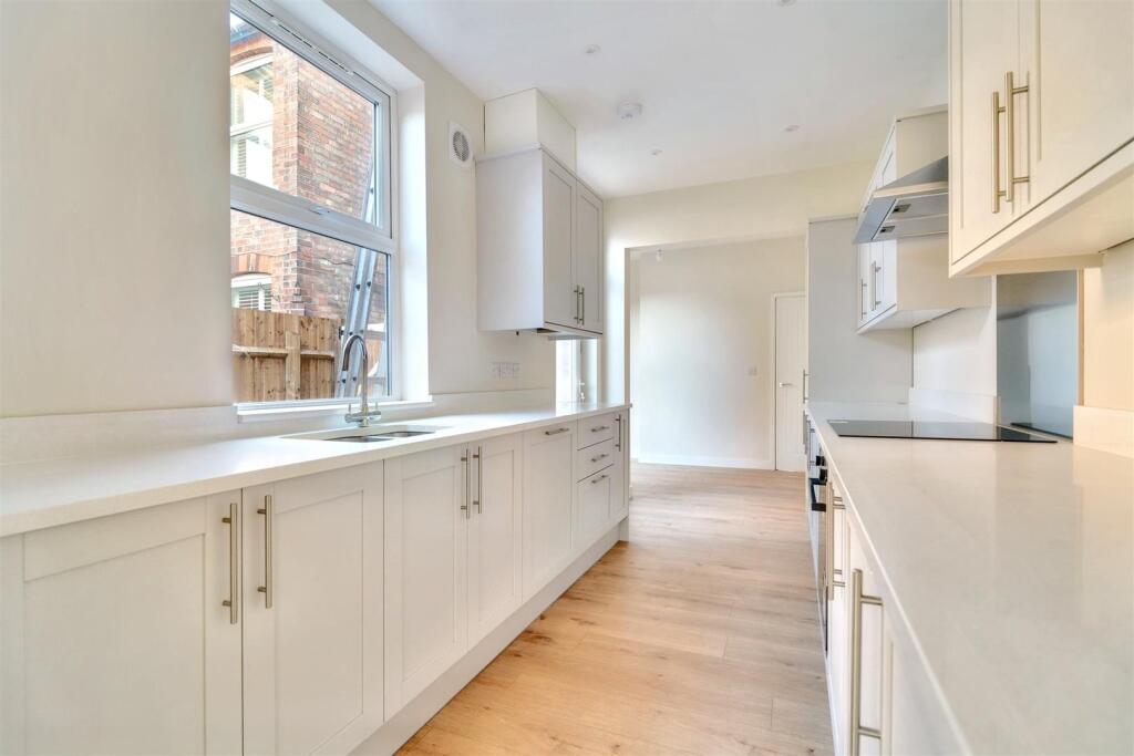 Kitchen_2.jpeg