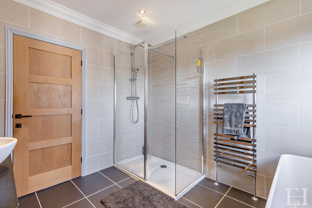 8643451-interiorW...