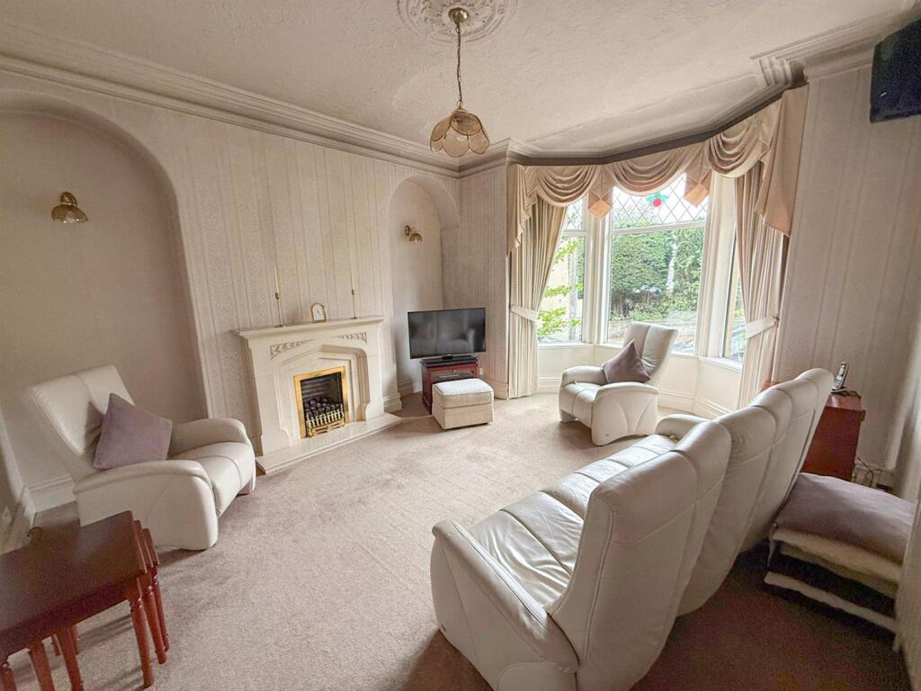 4 bed mid-terrace property, Silsden 5