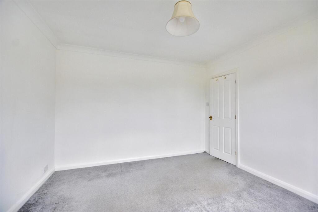 Bedroom 1_2.jpeg
