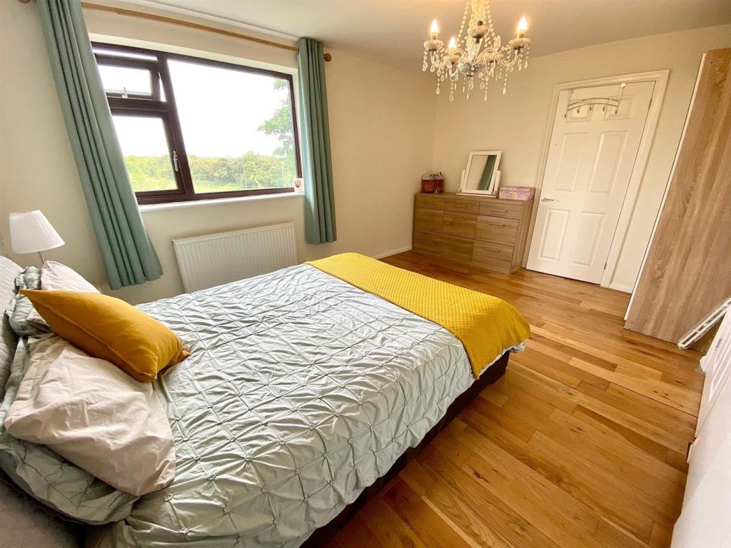 woodward court 14 bed 1.jpg