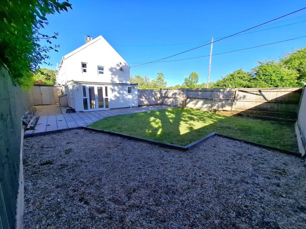 13 - rear garden.jpg