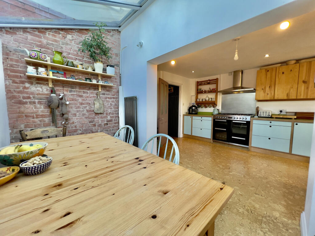 Kitchen/dining area