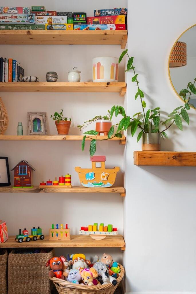 2W0SEN - Living Room A.jpg