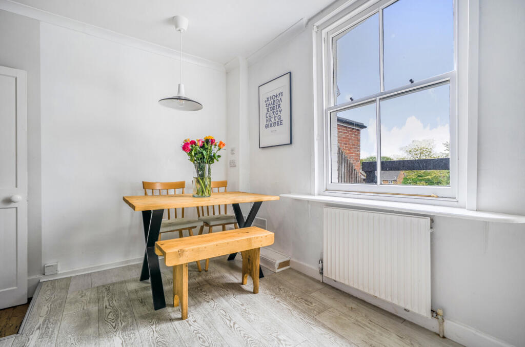 1350677-5-68c1935...