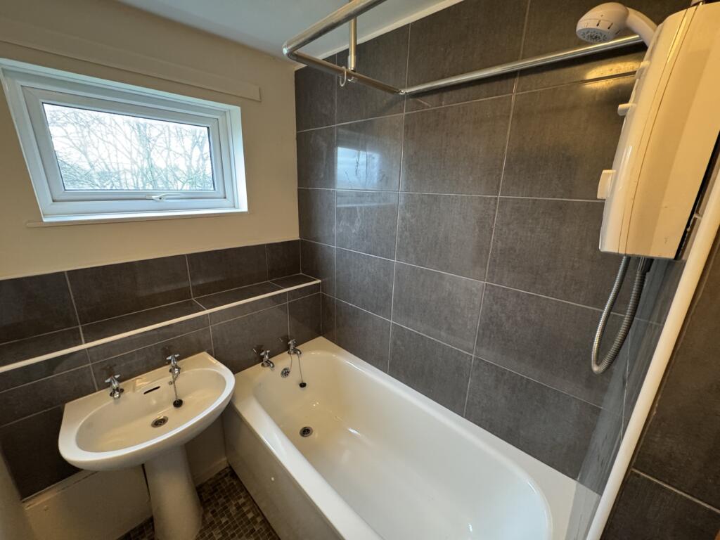 67 Dev Ct - bath